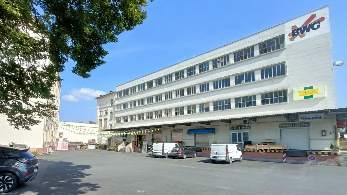 Ansicht Gewerbekomplex (Nord-West Fassade)