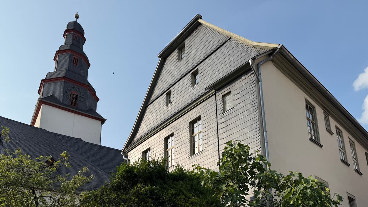 Pfarrhaus und Stiftskirche