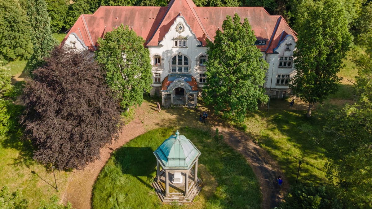 Haupthaus, Schloss Lenoir