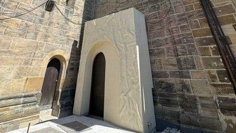Neues Dom-Portal