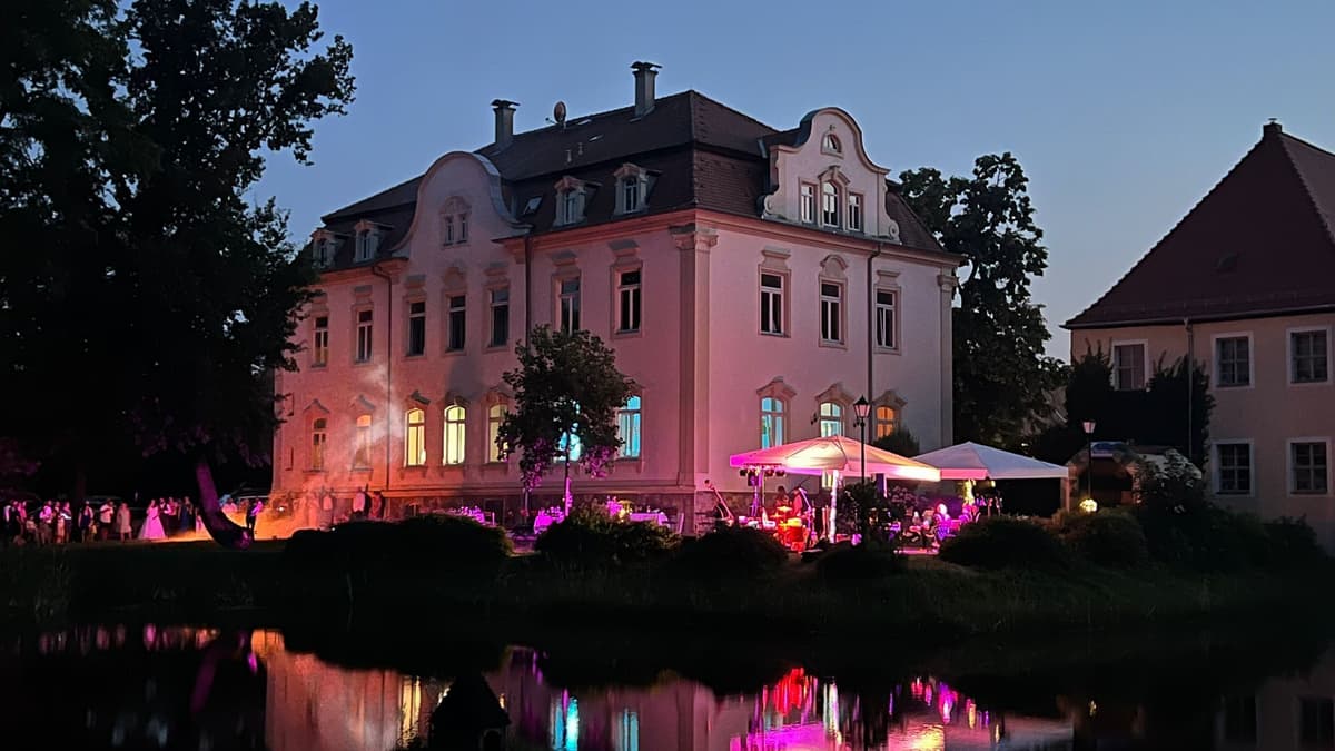 Herrenhaus bei Nacht