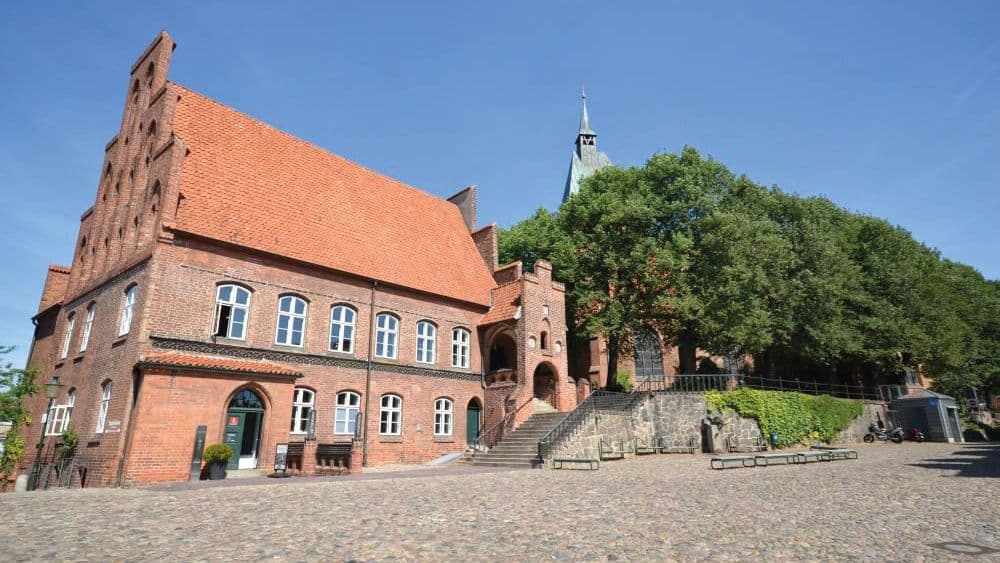 Historisches Rathaus Mölln vom Markt aus