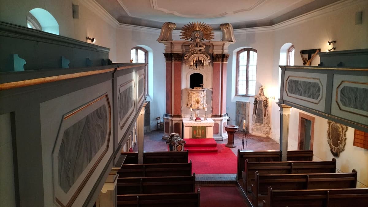 Kanzelaltar der Dorfkirche Beerwalde