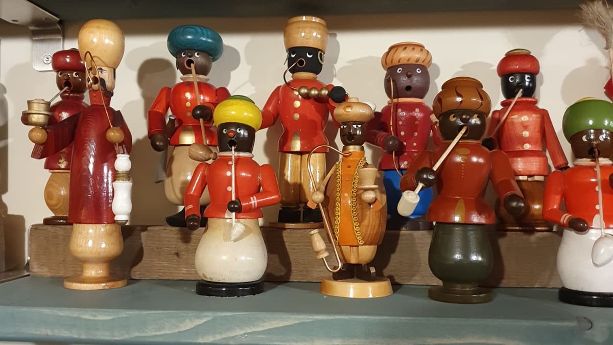 Räuchermänner als Heiliger Gregorius Maurus