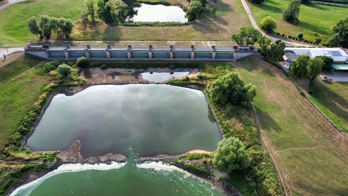 Luftbildaufnahme der Wehranlage