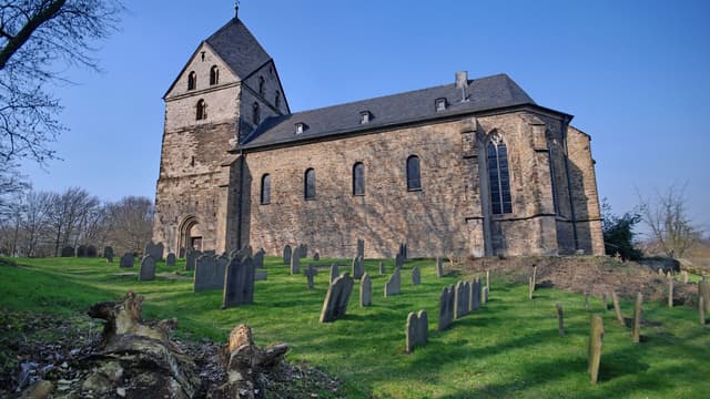 Ev. Kirche St. Peter zu Syburg