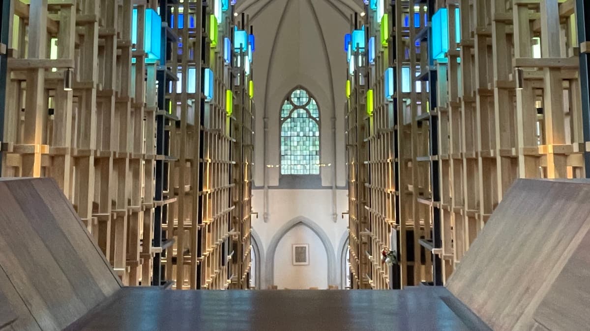 Freies Kolumbarium von der Orgel