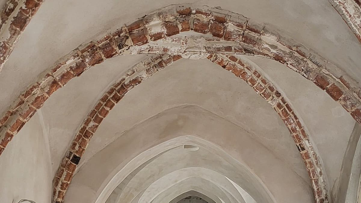 Gotisches Kreuzrippengewölbe im Kreuzgang