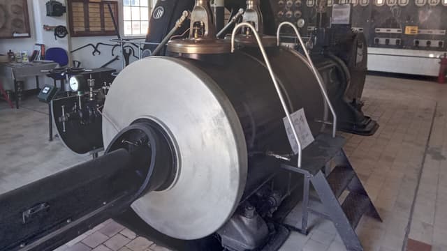 1.000-PS-Dampfmaschine