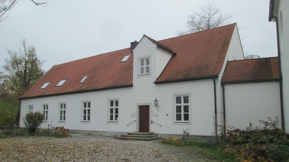 Gemeindehaus und Innenhof