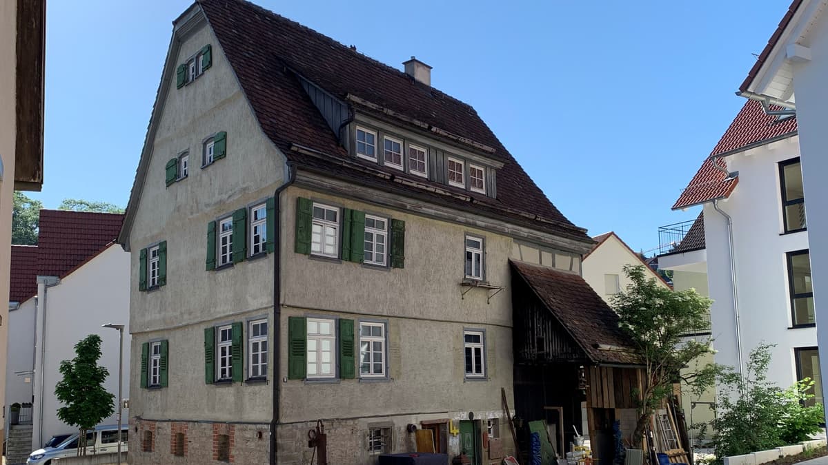 Historische Schultes-Haus am Eingang der Flachter Bergstraße