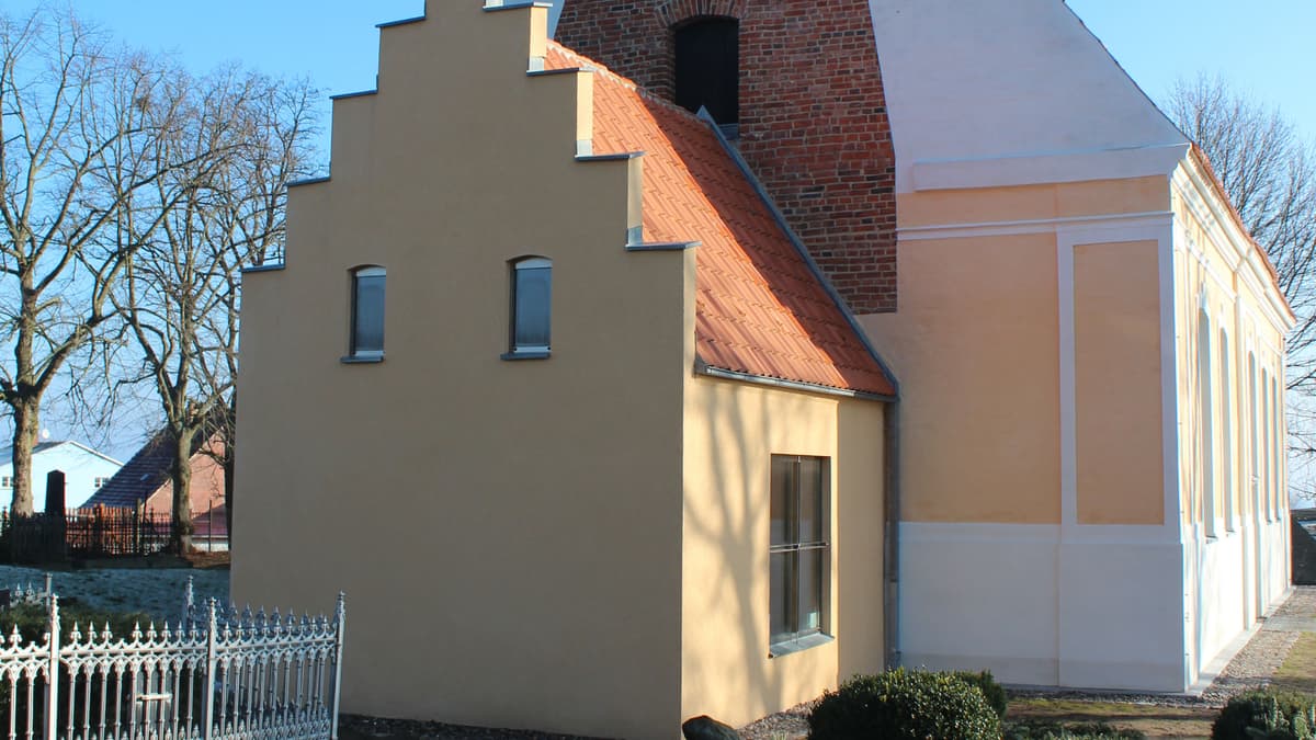 Kirche Altwarp außen