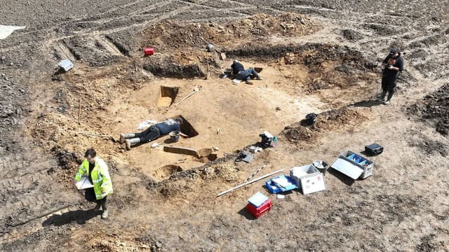 Ausgrabung spätkaiserzeitlicher Ansiedlung bei Haus Dellwig