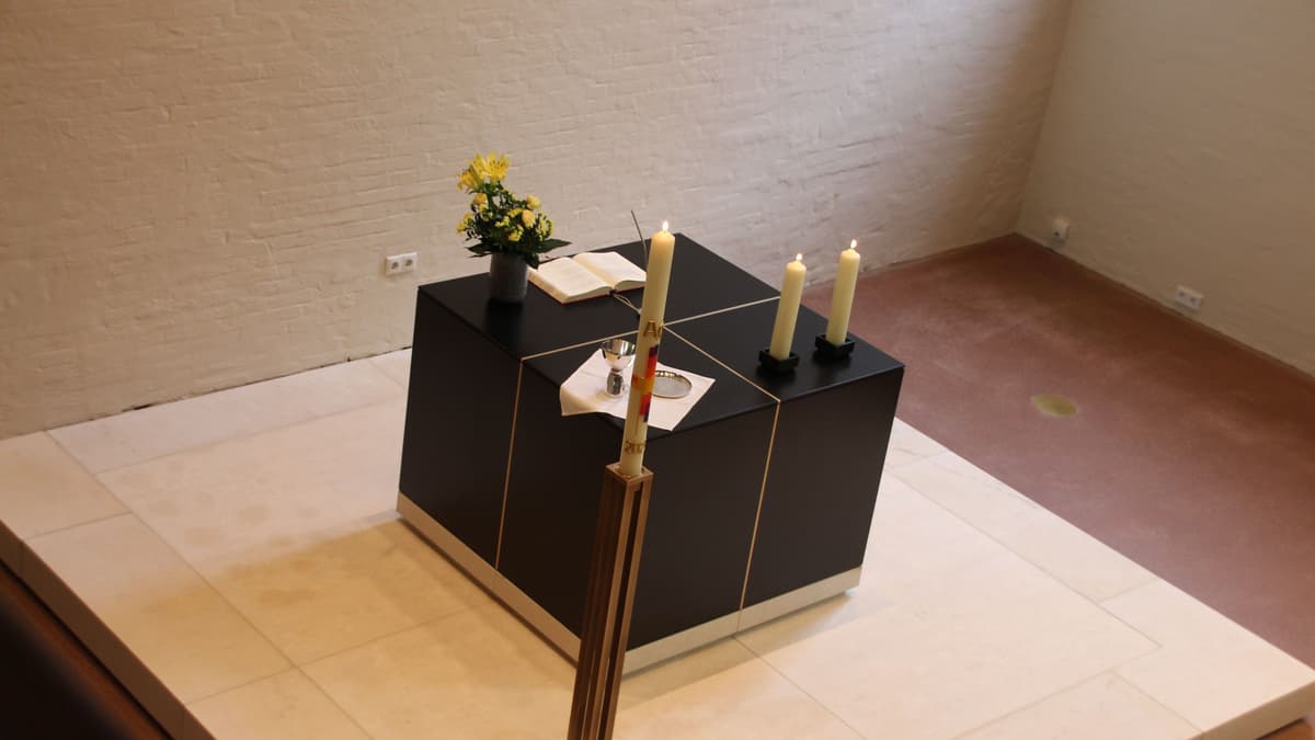 Neuer Altar