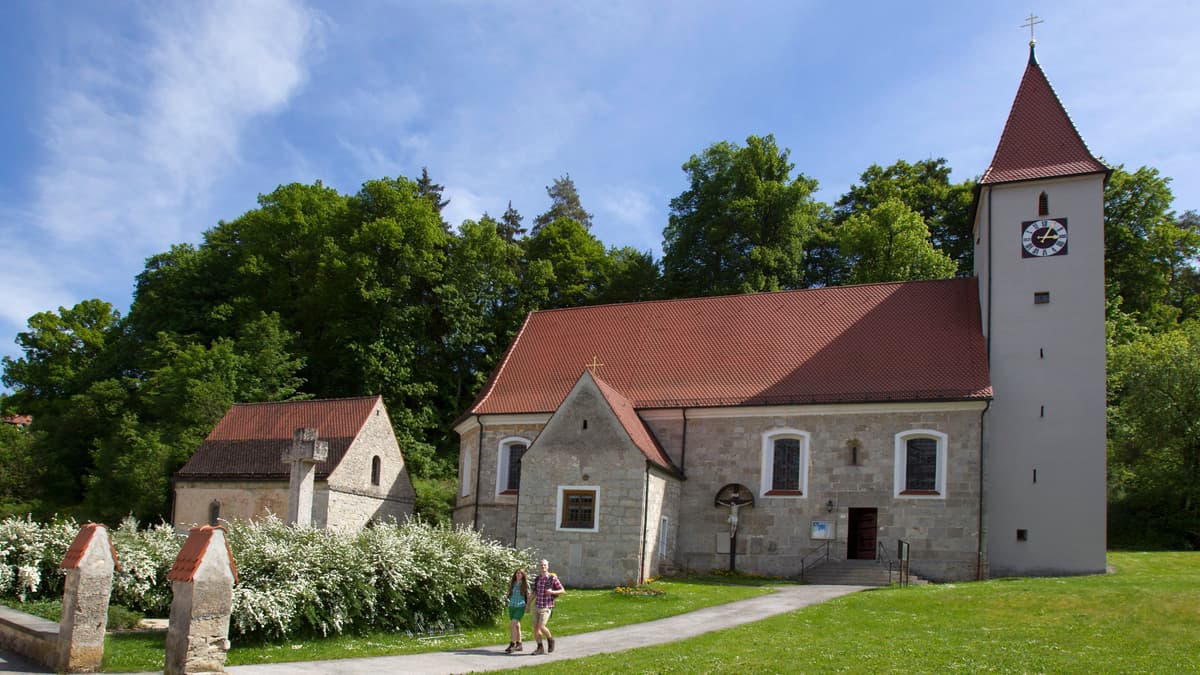 Pfaffenhofen Kirche Karner
