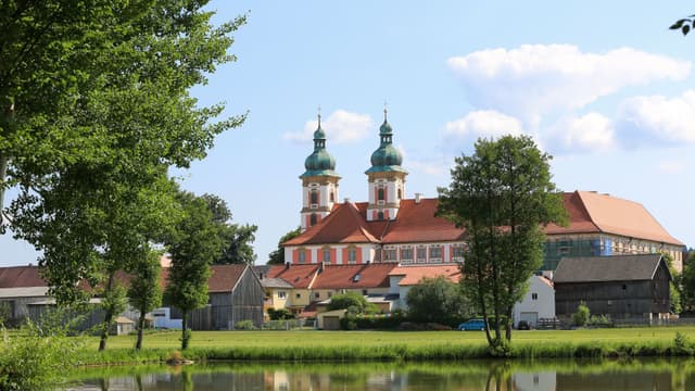 Pfarr- und Klosterkirche