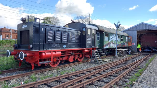 Eisenbahn-Museumsfahrzeuge auf der Gleisanlage der Freunde der Marschbahn Glückstadt e.V.