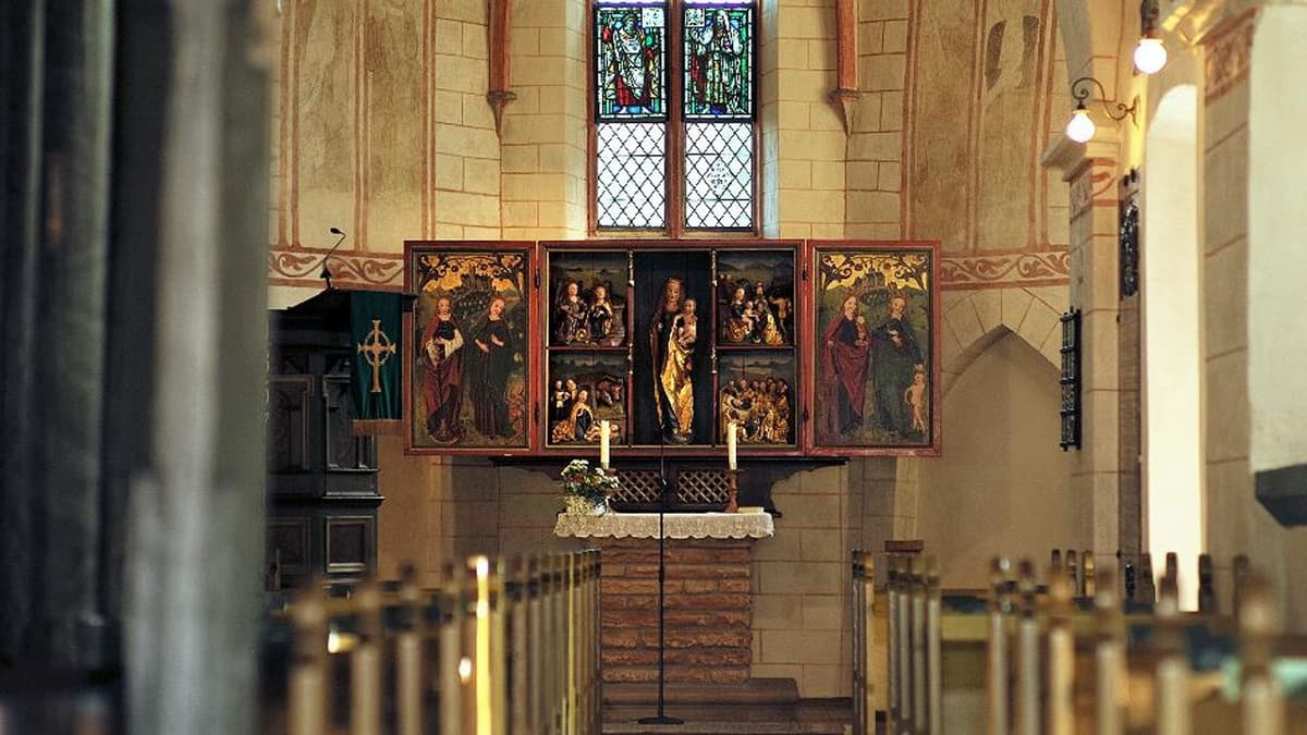 Blick in den Chorraum der alten Martinskirche