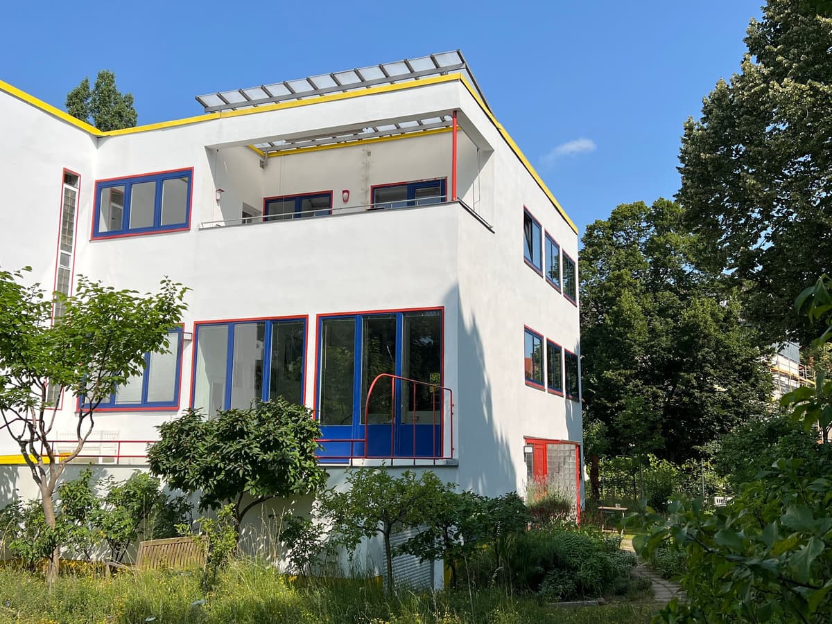 Eckhaus Versuchssiedlung Schorlemerallee, Frontseite