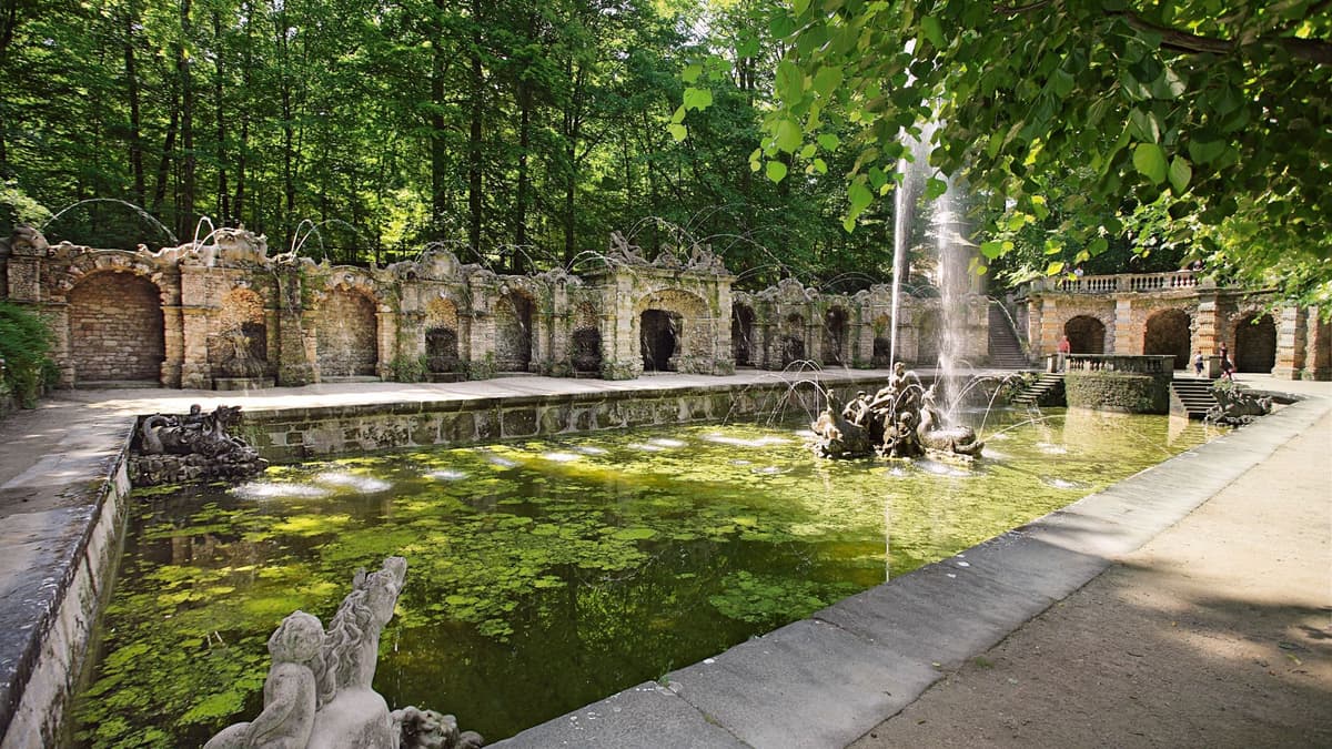 Untere Grotte, Hofgarten Eremitage