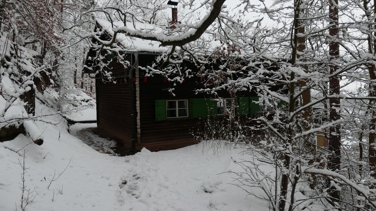 Hütte im Winter