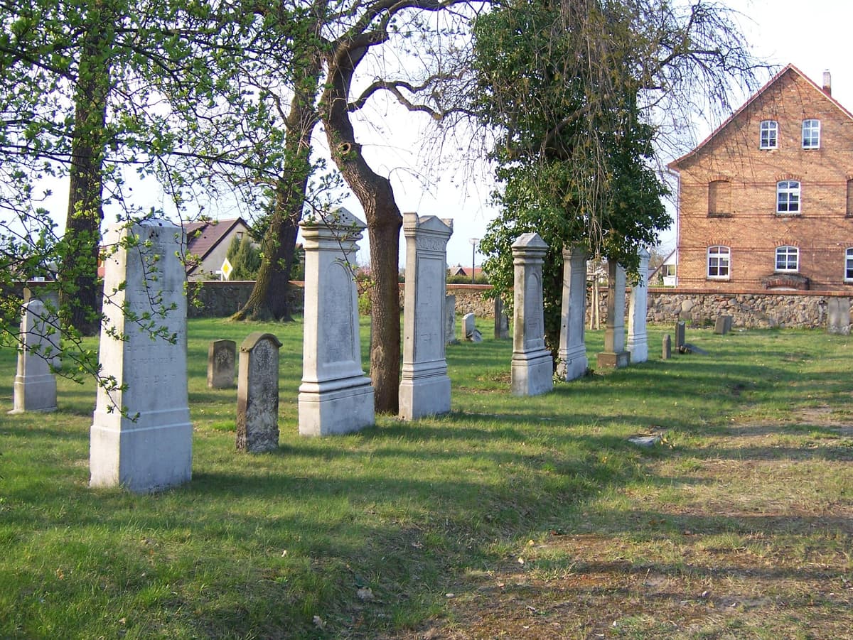 Blick auf den jüdischen Friedhof in Schwedt