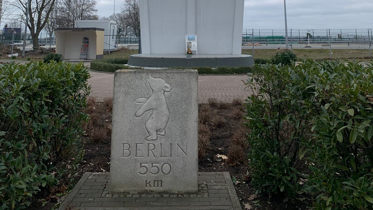 Berliner Meilenstein am FRAPORT Luftbrückendenkmal