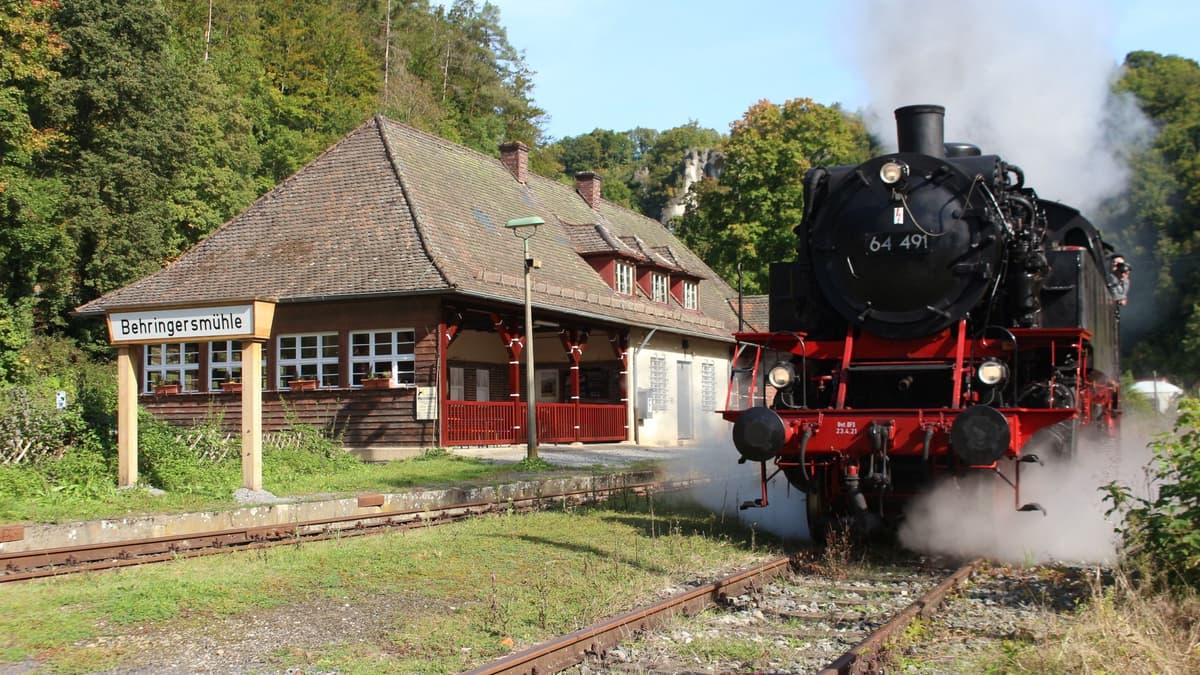 Wartehalle Bahnhof Behringersmühle