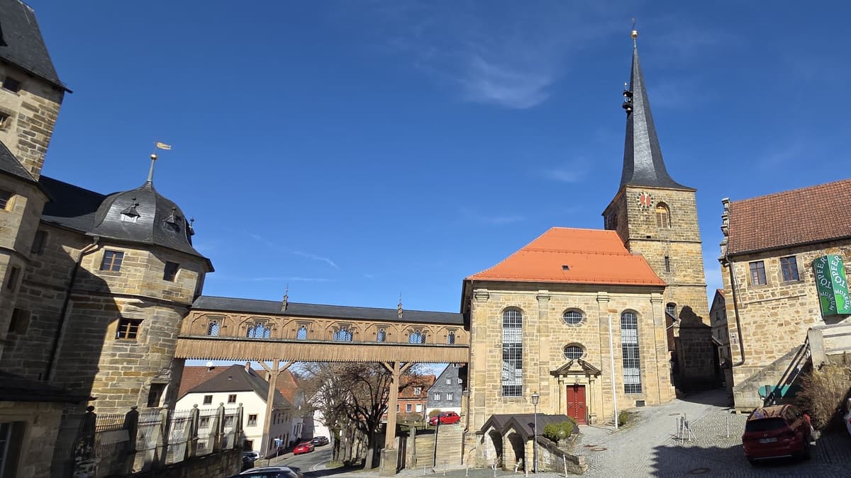 Südansicht der St.-Laurentius-Kirche