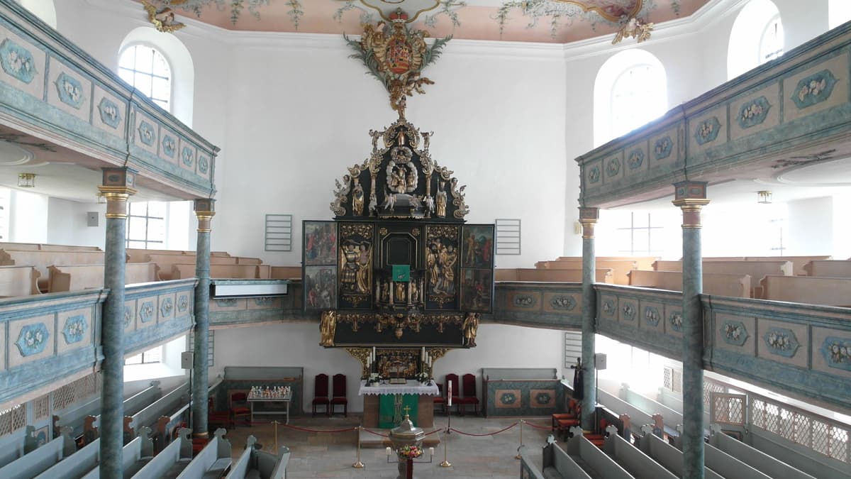Innenansicht – Altarseite