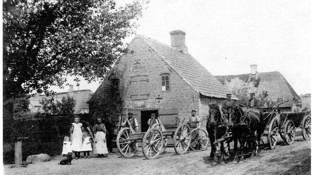 1900