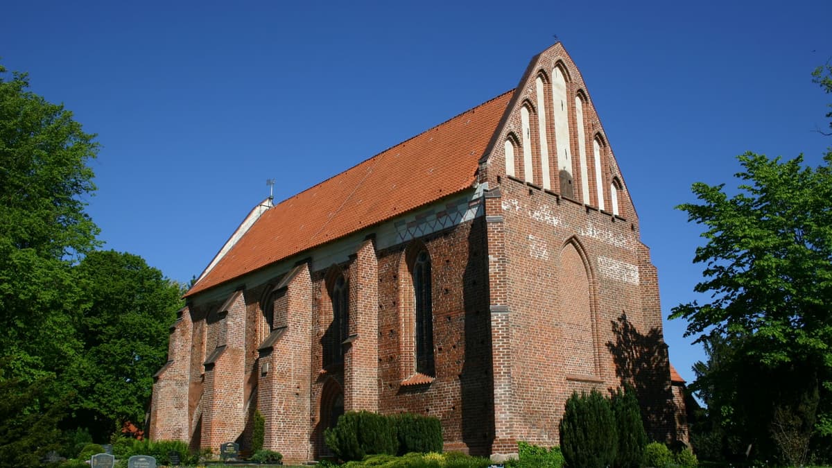 Kirche Niepars