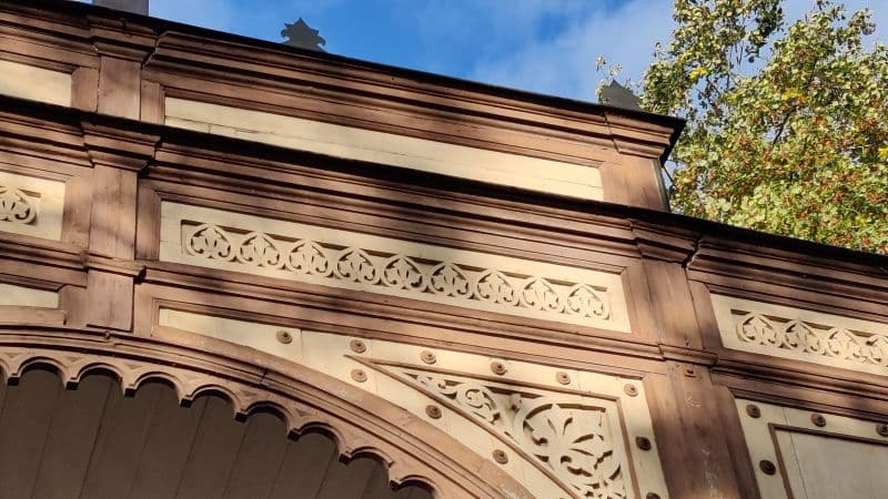 Detail des Musikpavillons