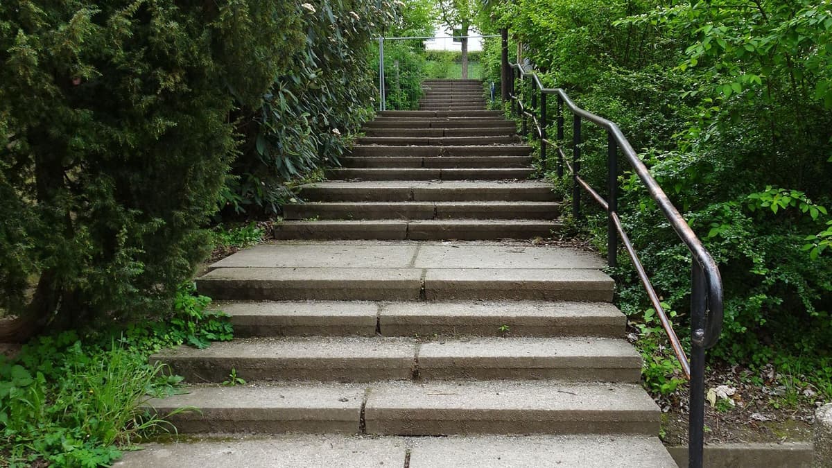 ehem. "Goethe-Schule" Winzerla, bauzeitl. Erschließungstreppe zum Schulhof
