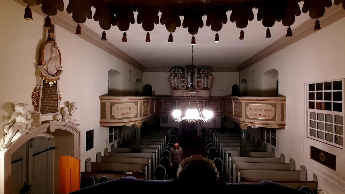 Schiff der Dorfkirche Schönwalde mit Wagner-Orgel von 1739