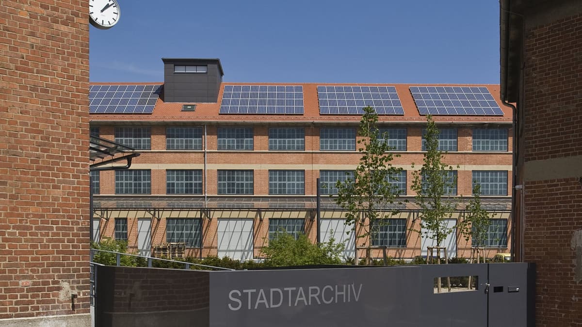 Stadtarchiv Stuttgart, Tor zum Innenhof