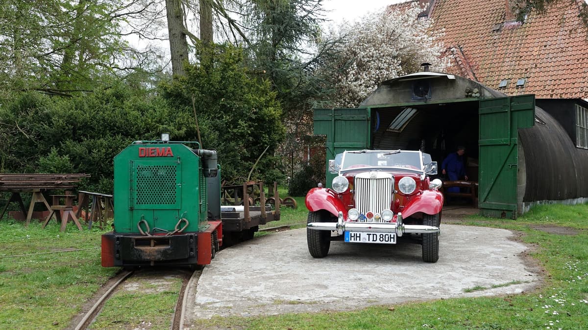 Diema DL6 und Oldtimer vor der Nissenhütte
