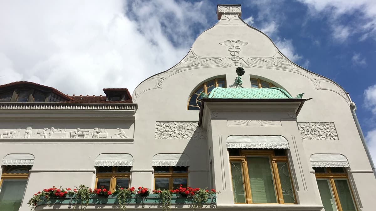 Jugendstil-Fassadenansicht von "Ad. Bauer's Wwe."