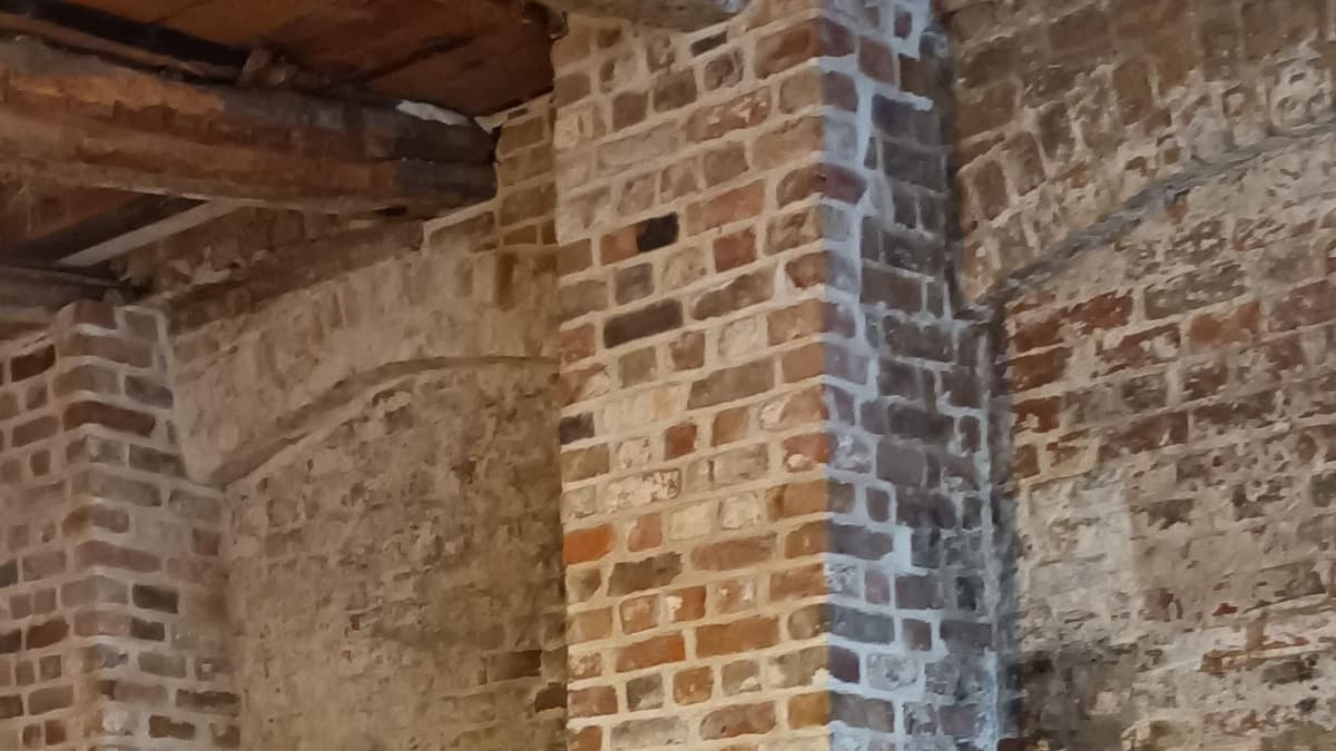 Hansehalle: Segmentbogenbauweise, z.T. mit Klosterformatsteinen