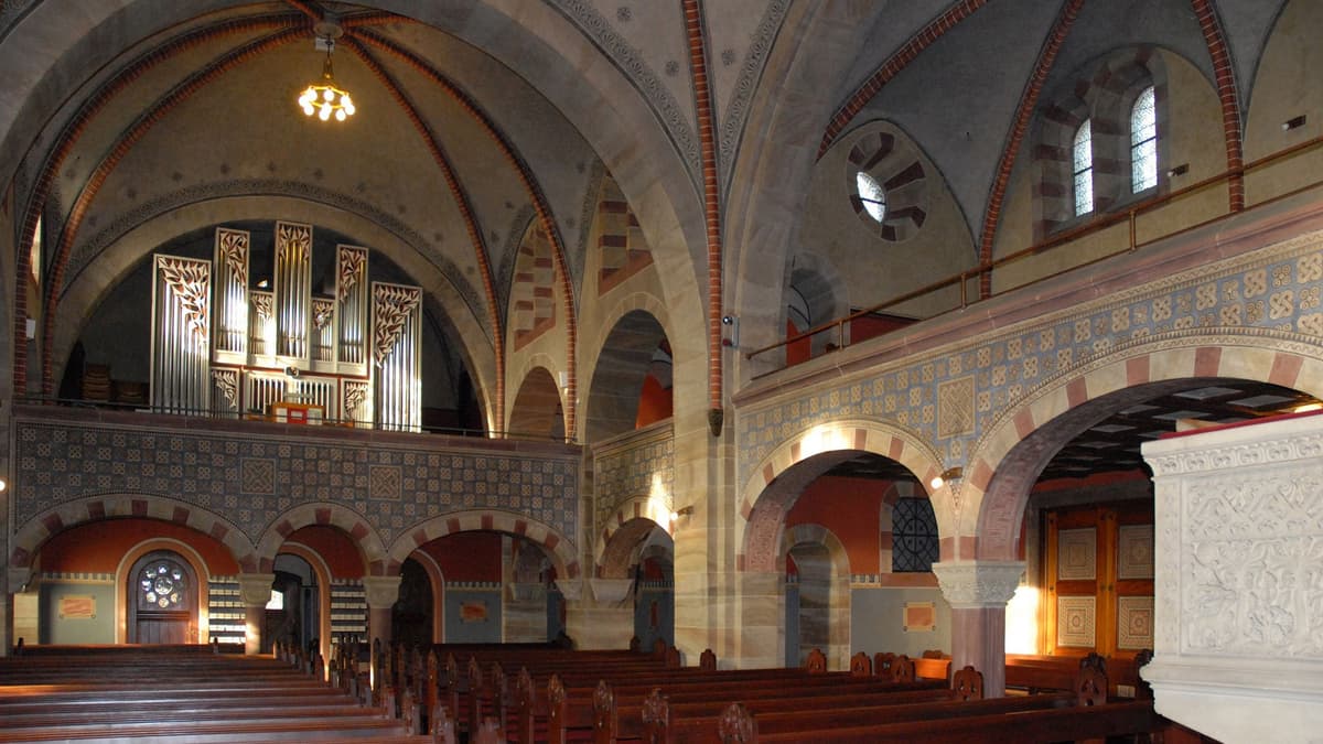 Innenansicht der ev.-luth. Kirche St. Michael