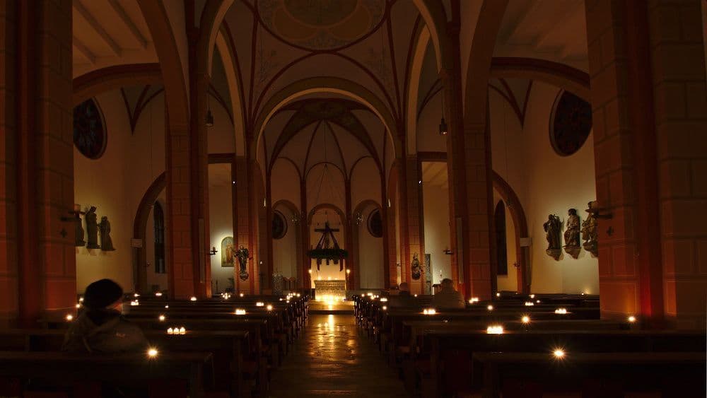 Kirche im Krezenlicht St. Vitus