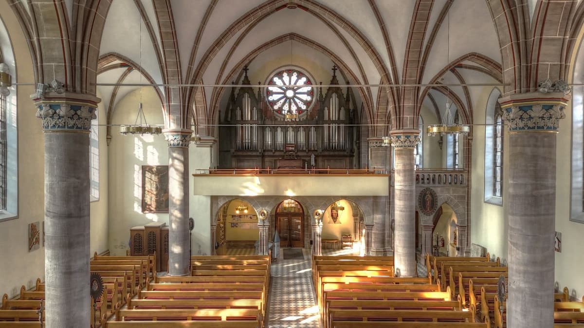 Kirche Mariä Geburt Innenraum