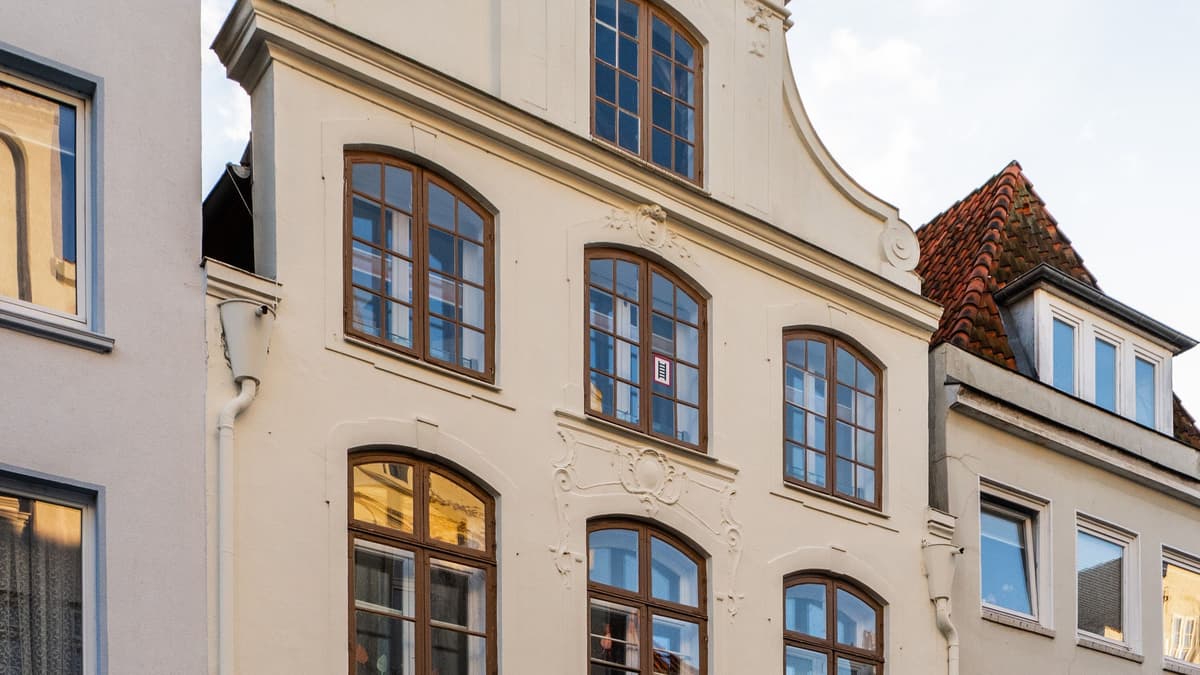 Dr.Julius Leber-Straße 64, Giebelausschnitt