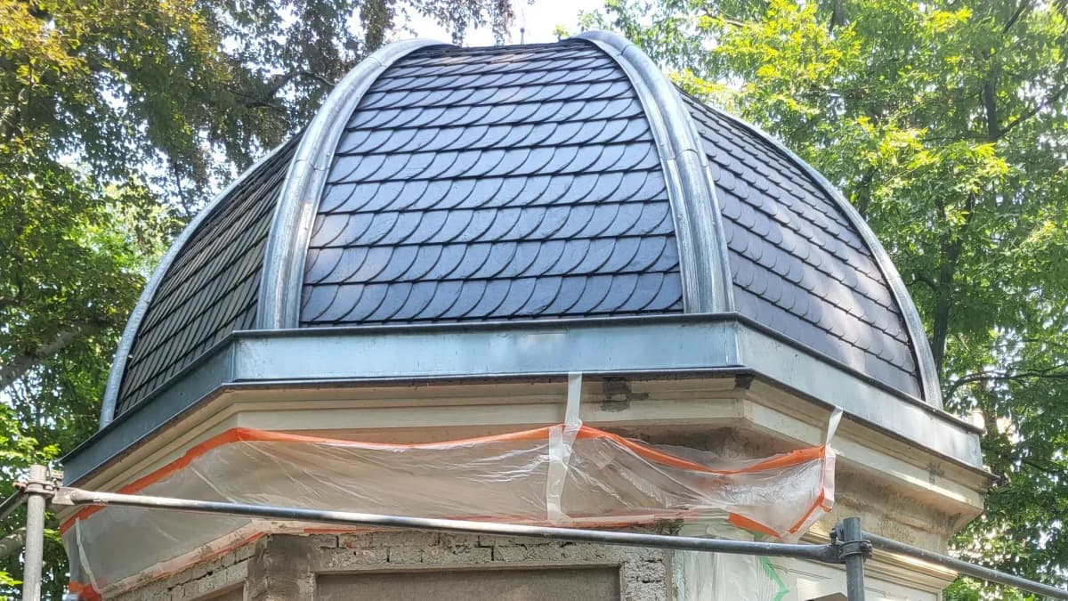 Pavillon während der Restaurierung