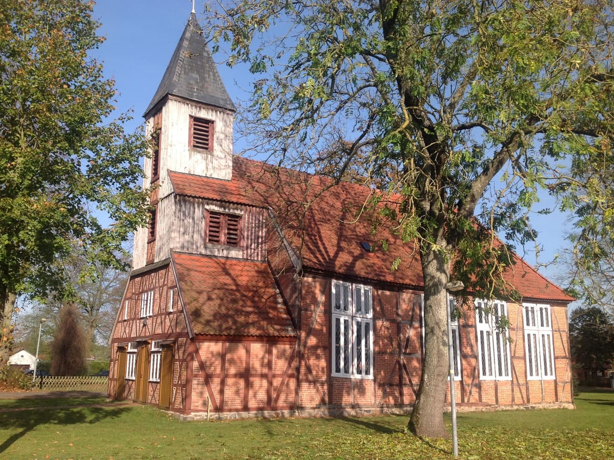 Fachwerkkirche Kirch Jesar - Südwestansicht