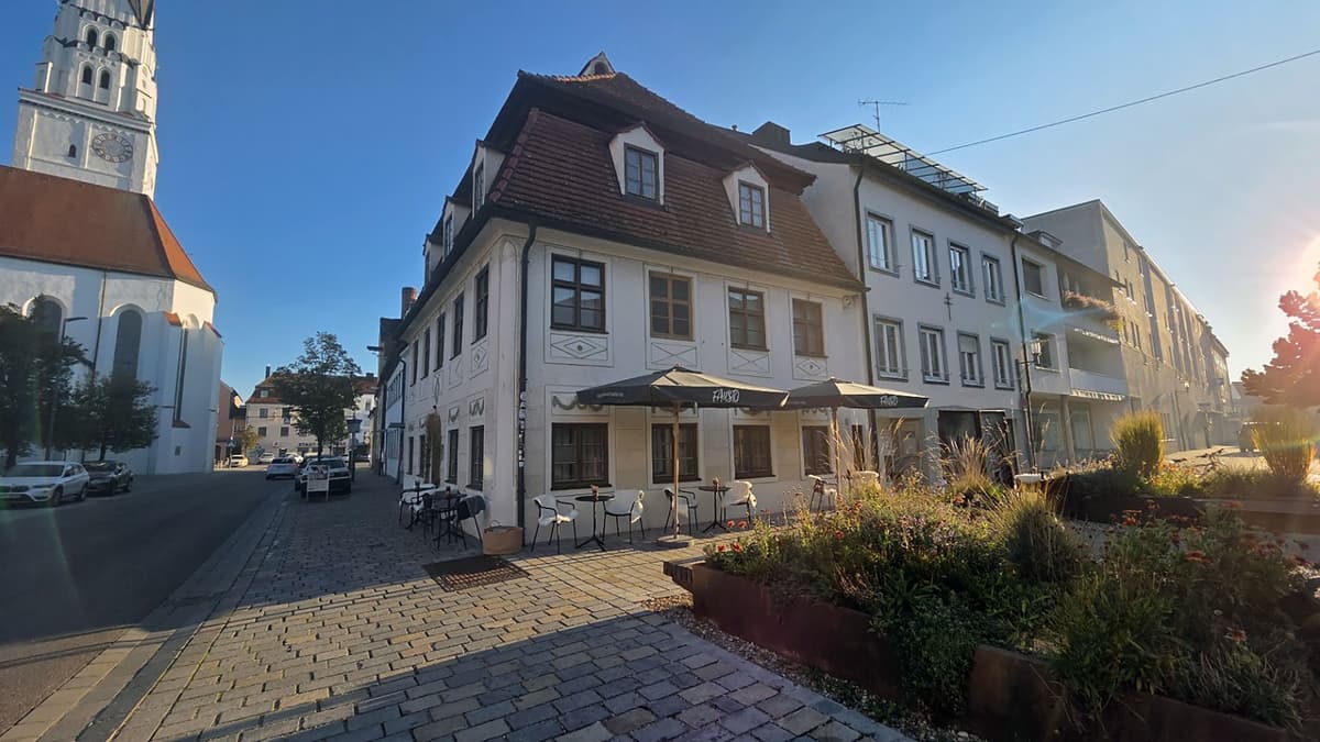 Ansicht mit Stadtpfarrkirche im Hintergrund