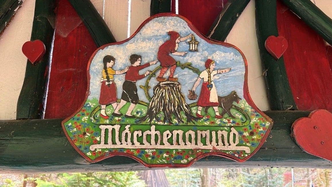 Historisches Eingangsschild