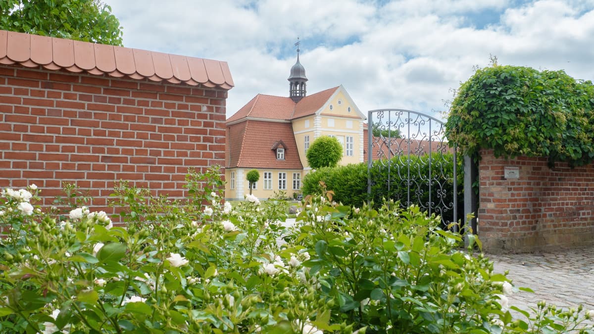 Vorderseite Adliges Fräuleinstift