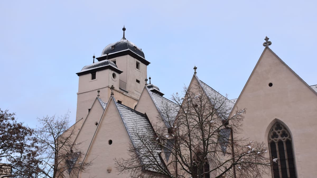 Winter Michaeliskirche von süd-ost