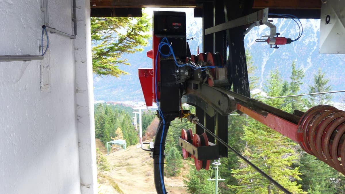 Kabinenlaufwerk und Stecke von Bergstation aus